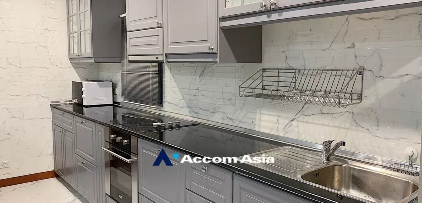 unit 1 Bedroom  Condominium For Sale in Sukhumvit, Bangkok  near BTS Nana (AA26987)