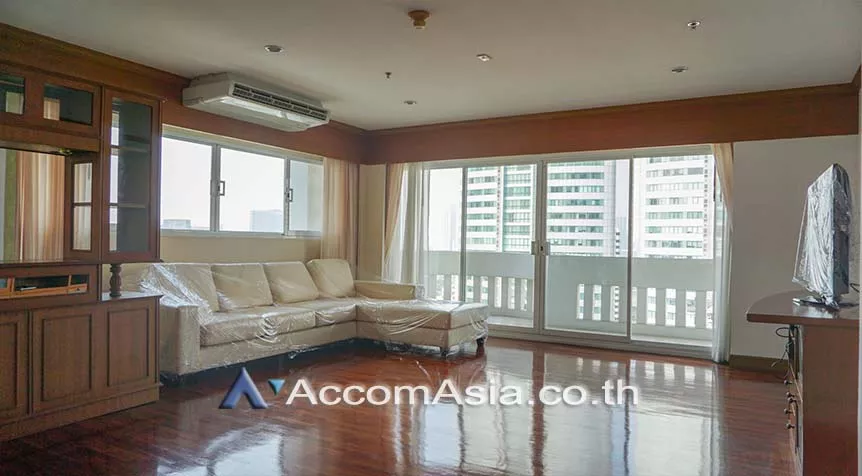 unit 5 Bedrooms  Apartment For Rent in Sukhumvit, Bangkok  near BTS Asok - MRT Sukhumvit (AA26992)
