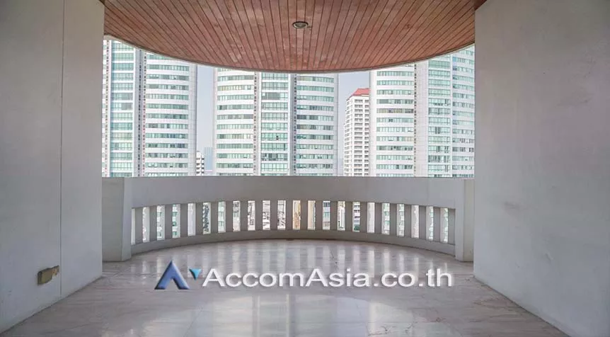 unit 5 Bedrooms  Apartment For Rent in Sukhumvit, Bangkok  near BTS Asok - MRT Sukhumvit (AA26992)