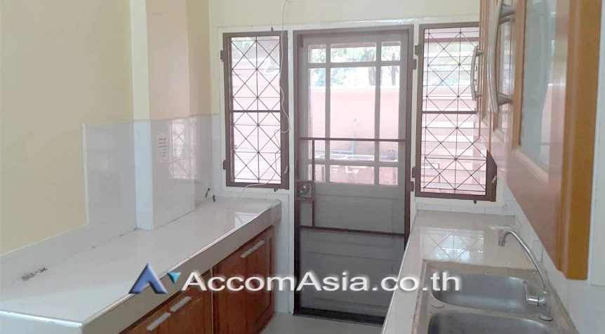  1  4 br Townhouse For Rent in Sukhumvit ,Bangkok BTS Phra khanong AA26996