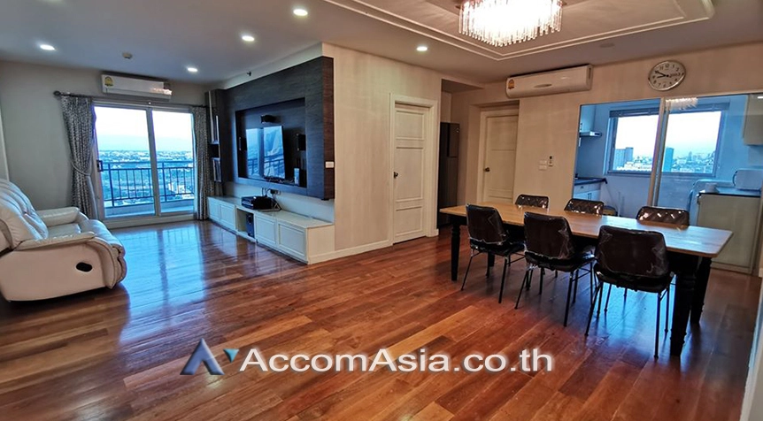 Corner Unit |  Supalai Park Ekkamai Thonglor Condominium  2 Bedroom for Rent BTS Ekkamai in Ratchadaphisek Bangkok