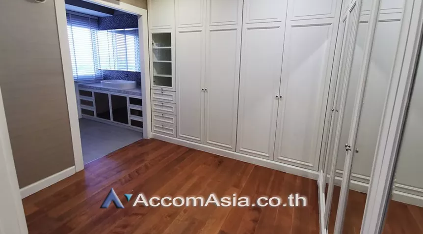  2 Bedrooms  Condominium For Rent in Ratchadapisek, Bangkok  near BTS Ekkamai (AA27014)