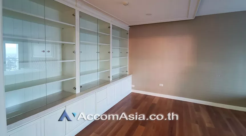  2 Bedrooms  Condominium For Rent in Ratchadapisek, Bangkok  near BTS Ekkamai (AA27014)