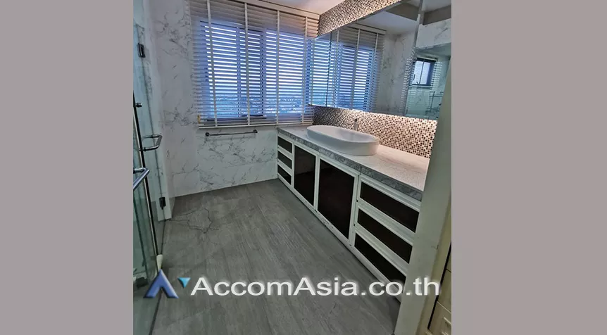 8  2 br Condominium For Rent in Ratchadapisek ,Bangkok BTS Ekkamai at Supalai Park Ekkamai Thonglor AA27014