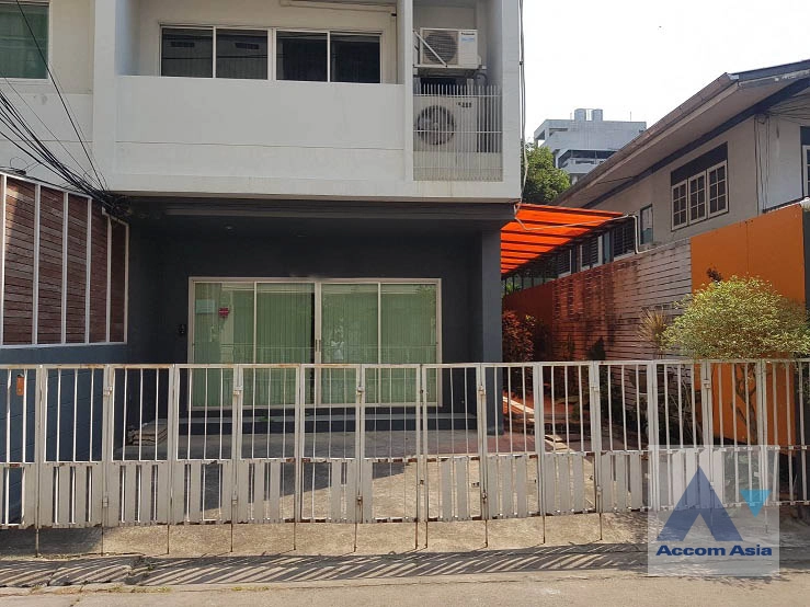  2  6 br Townhouse For Rent in Ratchadaphisek ,Bangkok MRT Ratchadaphisek AA27015