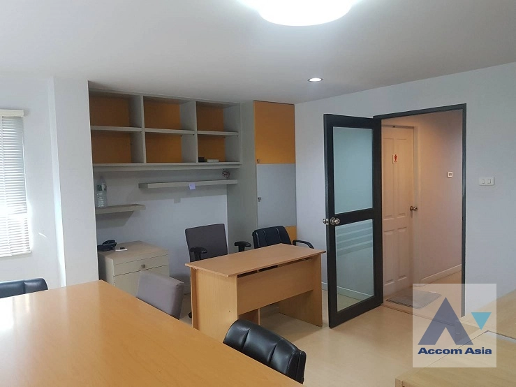 6  6 br Townhouse For Rent in Ratchadaphisek ,Bangkok MRT Ratchadaphisek AA27015