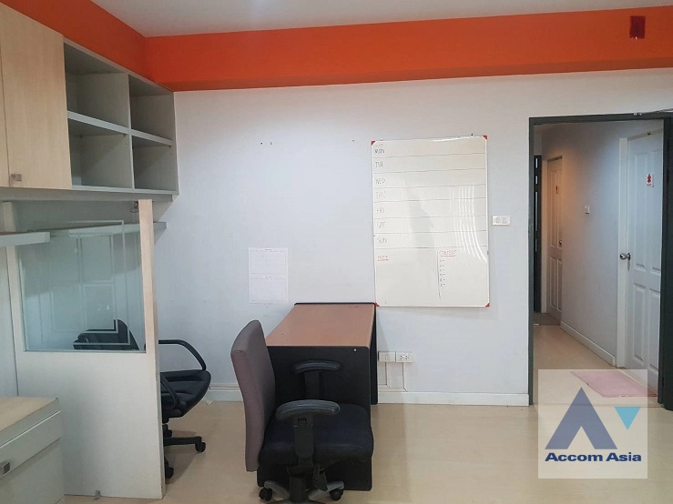 8  6 br Townhouse For Rent in Ratchadaphisek ,Bangkok MRT Ratchadaphisek AA27015