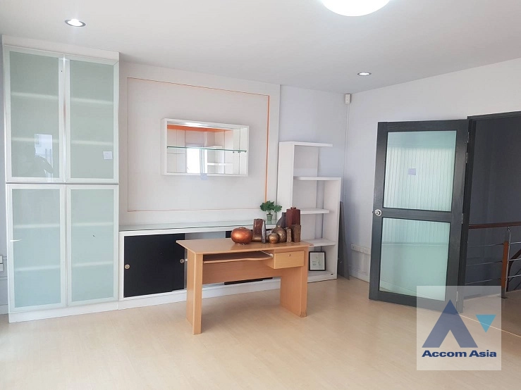  1  6 br Townhouse For Rent in Ratchadaphisek ,Bangkok MRT Ratchadaphisek AA27015
