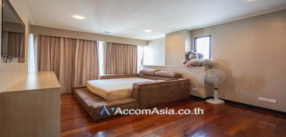8  3 br Condominium For Sale in Sathorn ,Bangkok MRT Lumphini at The Lanai Sathorn AA27021