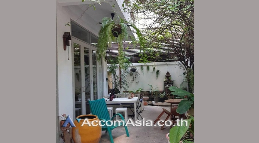 unitHome Office |  3 Bedrooms  House For Rent in Sathorn, Bangkok  near BTS Surasak (AA27028)