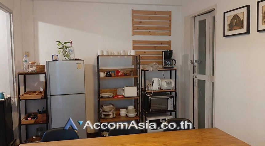 unitHome Office |  3 Bedrooms  House For Rent in Sathorn, Bangkok  near BTS Surasak (AA27028)