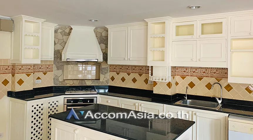 unit 4 Bedrooms  Townhouse For Rent in Bang Na, Bangkok  near BTS Bearing (AA27044)