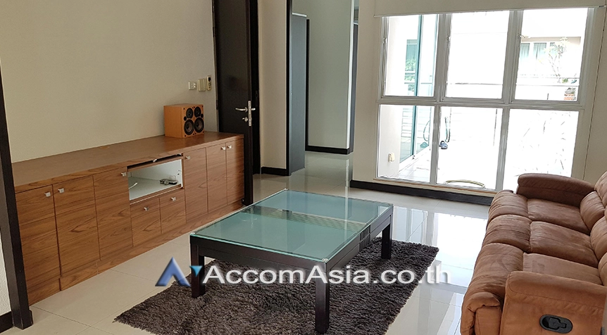 unitPet friendly |  4 Bedrooms  Townhouse For Sale in Sukhumvit, Bangkok  near BTS Ekkamai (AA27050)