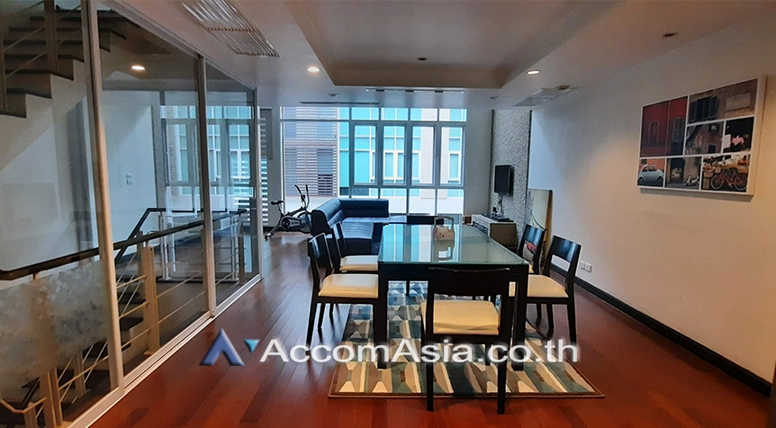 unitPet friendly |  4 Bedrooms  Townhouse For Sale in Sukhumvit, Bangkok  near BTS Ekkamai (AA27050)