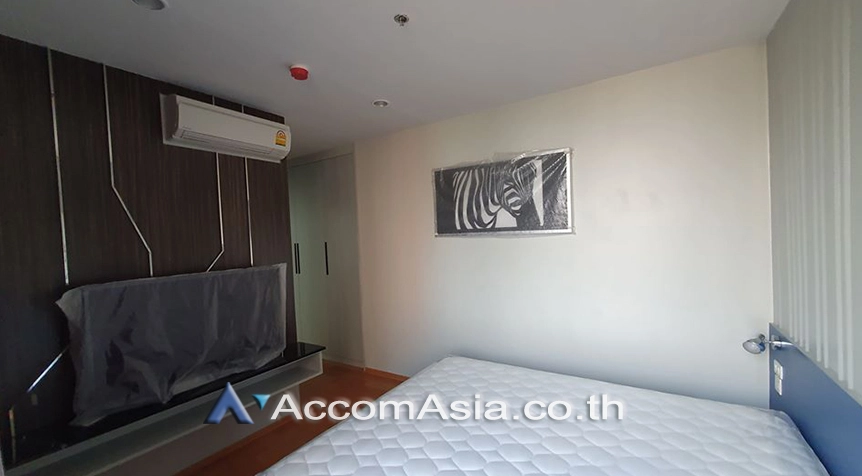 unit 2 Bedrooms  Condominium For Rent & Sale in Silom, Bangkok  near BTS Surasak (AA27056)