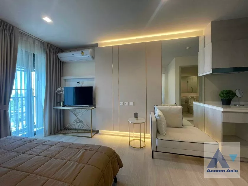 unit 2 Bedrooms  Condominium For Rent in Ploenchit, Bangkok  near BTS Ploenchit (AA27069)