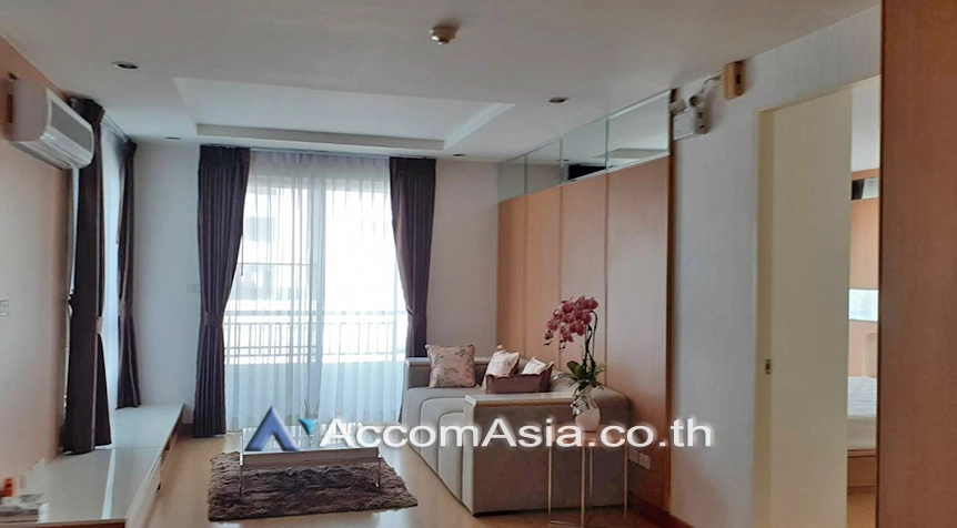unit 3 Bedrooms  Condominium For Rent in Sukhumvit, Bangkok  near BTS Ekkamai (AA27072)