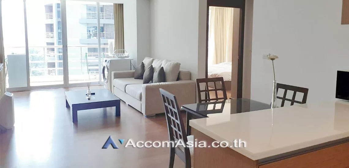  1 Bedroom  Condominium For Rent in Ploenchit, Bangkok  near BTS Ratchadamri (AA27083)