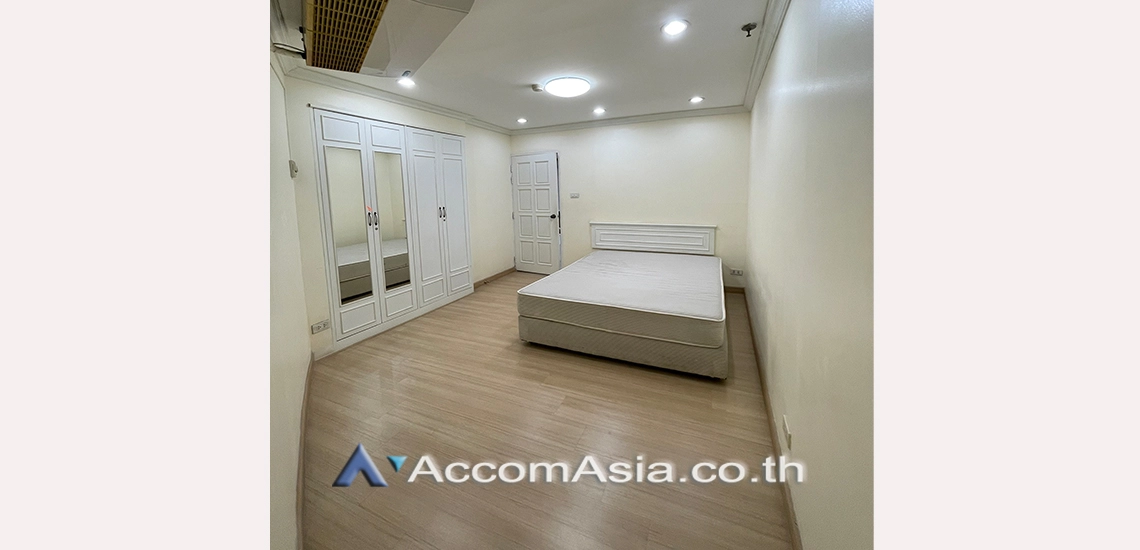 unitPet friendly |  3 Bedrooms  Condominium For Rent in Sukhumvit, Bangkok  near BTS Thong Lo (AA27094)