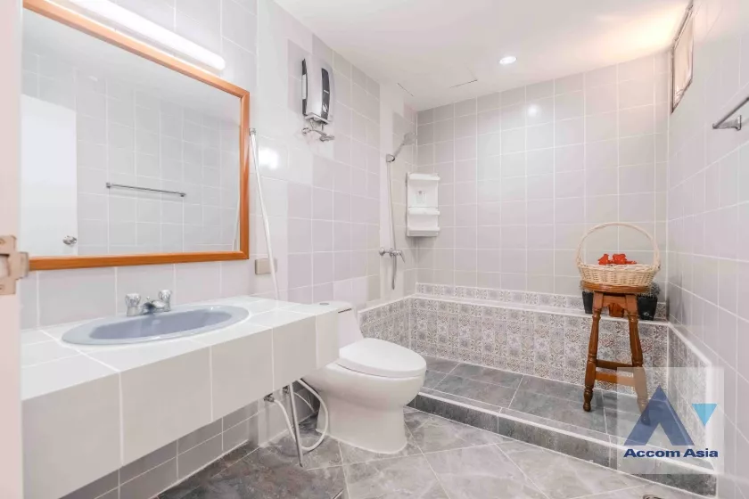 12  3 br Condominium For Rent in Sukhumvit ,Bangkok BTS Phrom Phong at D.S. Tower 1 AA27103