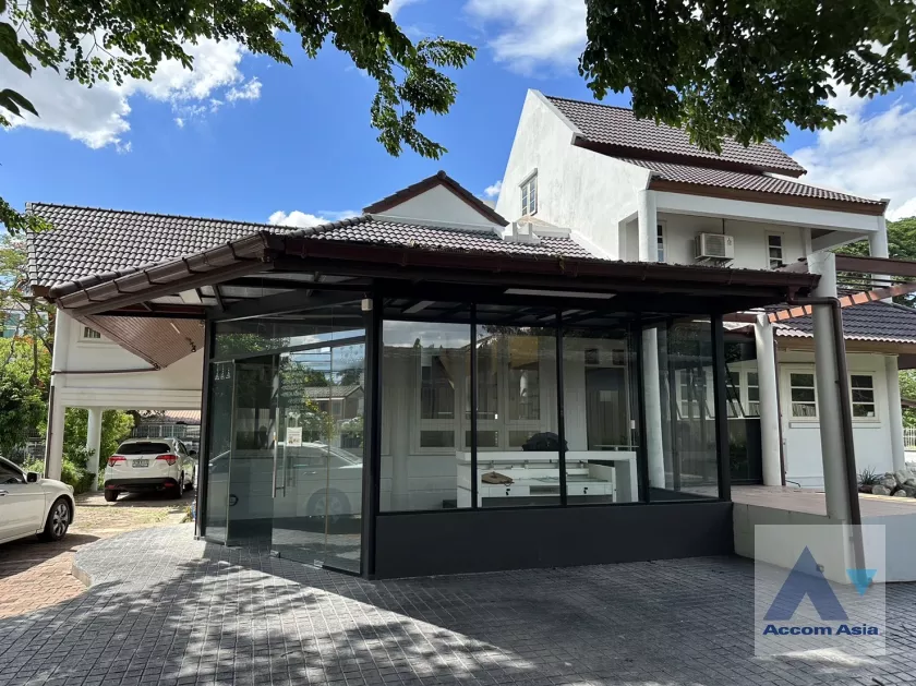  1  4 br House for rent and sale in Sukhumvit ,Bangkok BTS Punnawithi AA27152