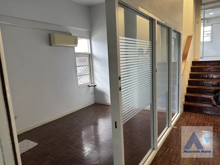 10  4 br House for rent and sale in Sukhumvit ,Bangkok BTS Punnawithi AA27152
