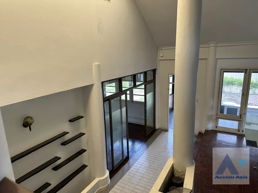 12  4 br House for rent and sale in Sukhumvit ,Bangkok BTS Punnawithi AA27152