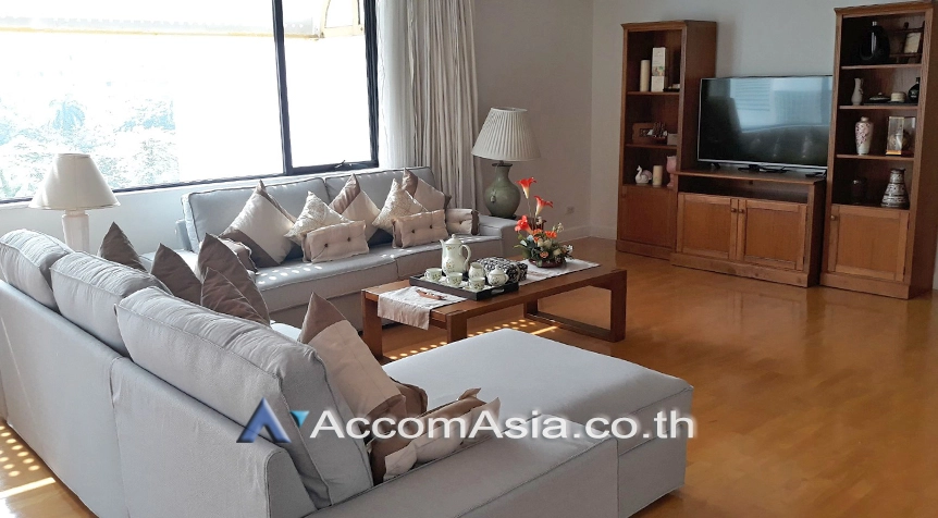 unitPet friendly |  Cozy apartment with garden view and soft wood accents in Sathorn (AA27168)