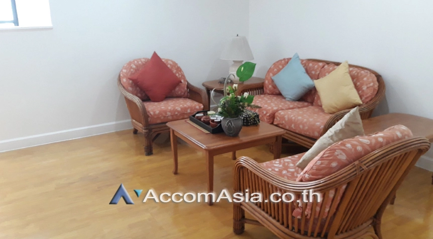 unitPet friendly |  Cozy apartment with garden view and soft wood accents in Sathorn (AA27168)