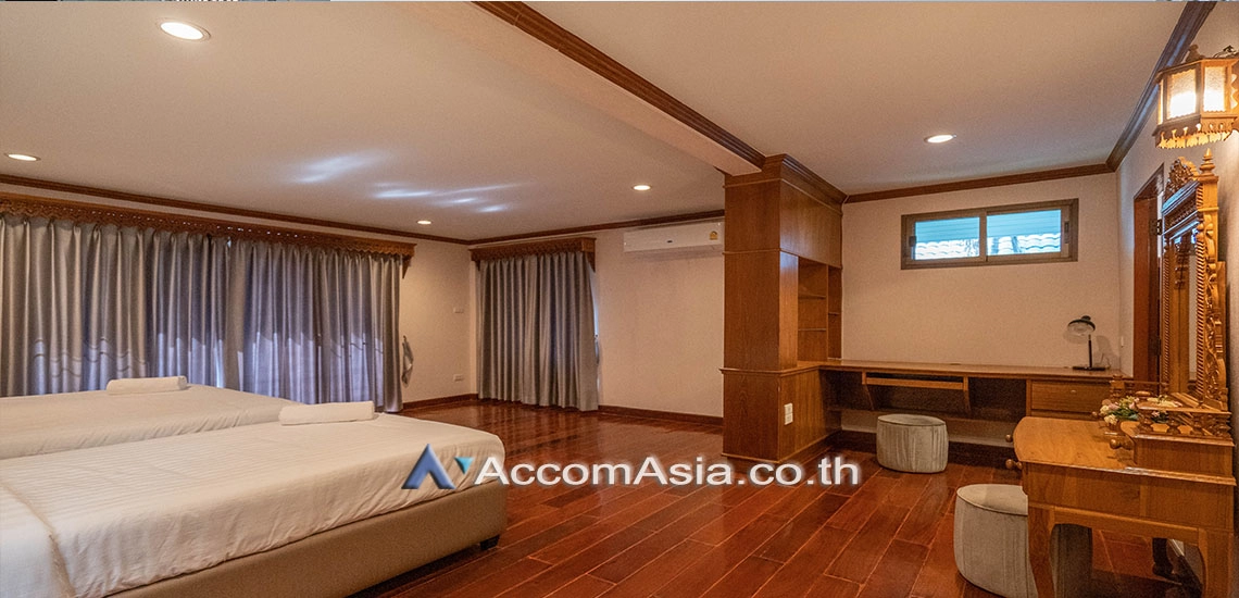8  3 br House For Rent in Sathorn ,Bangkok BTS Chong Nonsi - BTS Saint Louis at Oriental Style House in Compound with Pool AA27170
