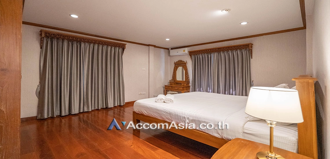 9  3 br House For Rent in Sathorn ,Bangkok BTS Chong Nonsi - BTS Saint Louis at Oriental Style House in Compound with Pool AA27170