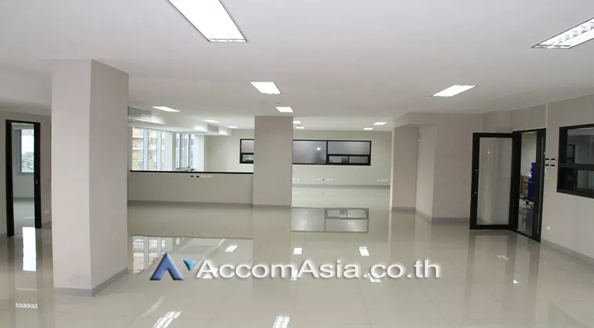 6  Office Space For Rent in Sukhumvit ,Bangkok BTS Ekkamai at Compomax Building AA27171