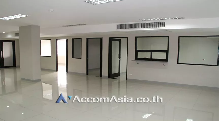 7  Office Space For Rent in Sukhumvit ,Bangkok BTS Ekkamai at Compomax Building AA27171