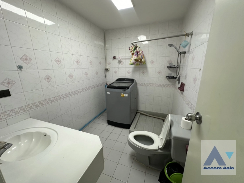 11  3 br Condominium For Rent in Sukhumvit ,Bangkok BTS Ekkamai at Empire House AA27188