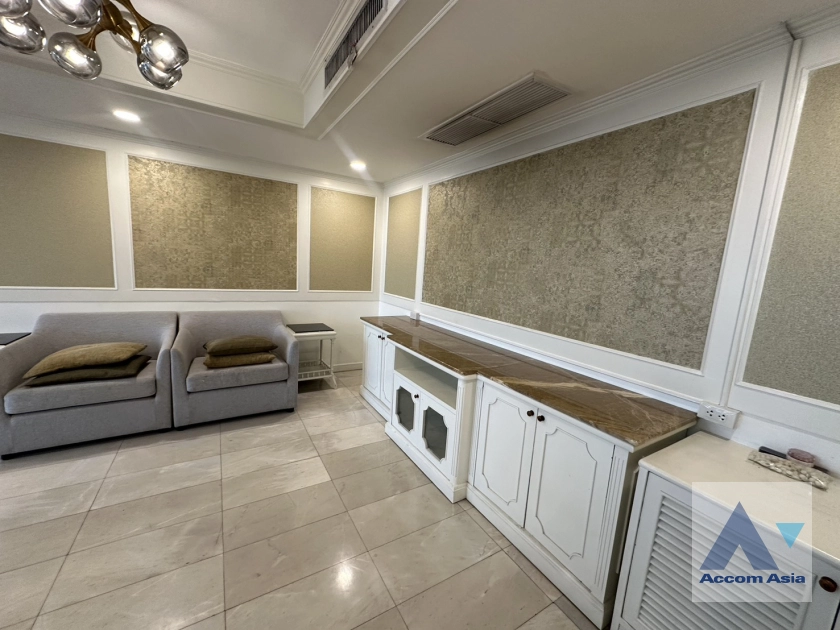  1  3 br Condominium For Rent in Sukhumvit ,Bangkok BTS Ekkamai at Empire House AA27188