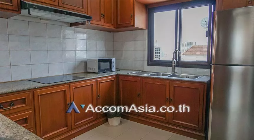  4 Bedrooms  Apartment For Rent in Sukhumvit, Bangkok  near BTS Thong Lo (AA27191)