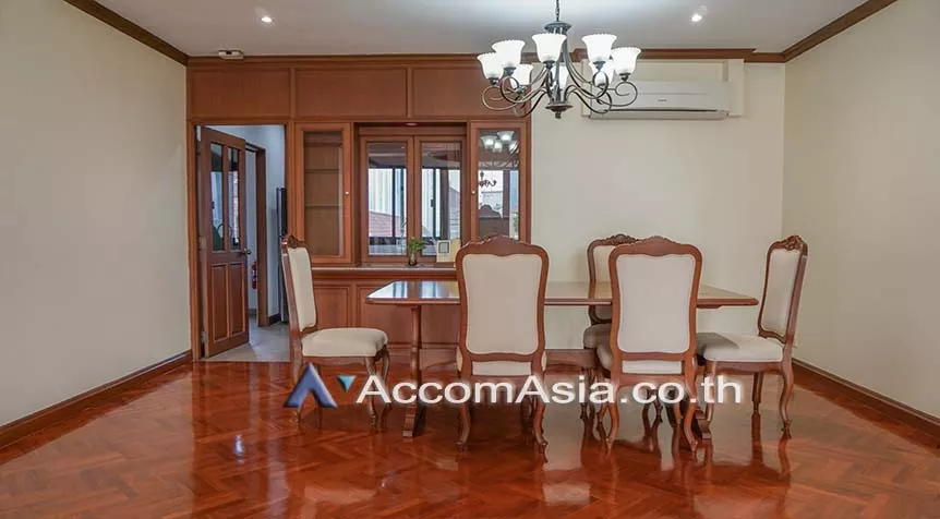 unit 4 Bedrooms  Apartment For Rent in Sukhumvit, Bangkok  near BTS Thong Lo (AA27192)