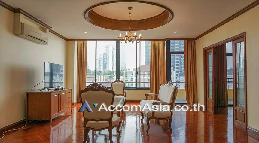  4 Bedrooms  Apartment For Rent in Sukhumvit, Bangkok  near BTS Thong Lo (AA27192)