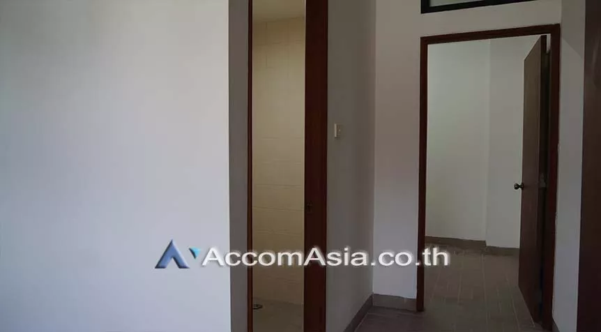 10  4 br Apartment For Rent in Sukhumvit ,Bangkok BTS Thong Lo at Boutique Apartment AA27193