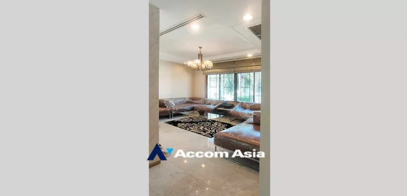  5 Bedrooms  House For Rent in Pattanakarn, Bangkok  (AA27213)