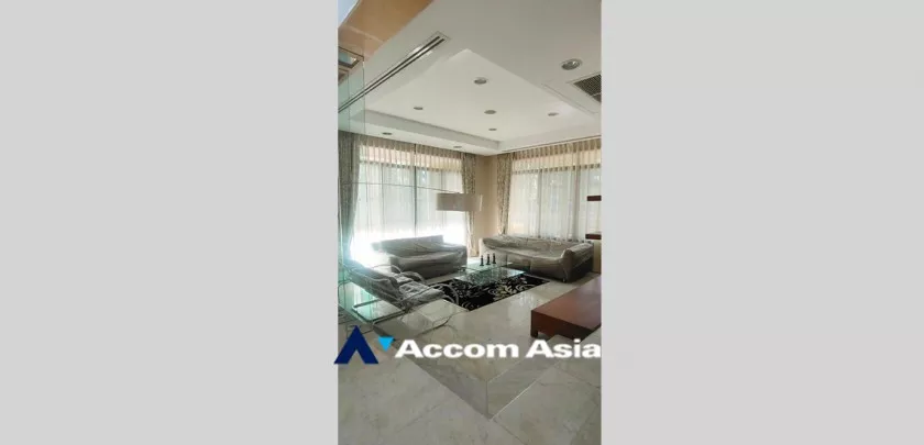 5  5 br House For Rent in Pattanakarn ,Bangkok  at Peaceful compound AA27213
