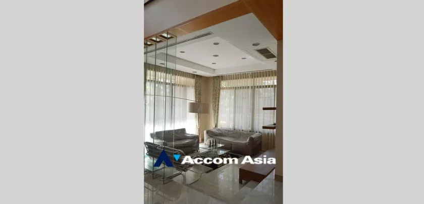 6  5 br House For Rent in Pattanakarn ,Bangkok  at Peaceful compound AA27213