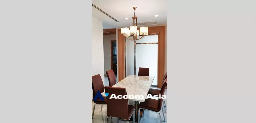7  5 br House For Rent in Pattanakarn ,Bangkok  at Peaceful compound AA27213