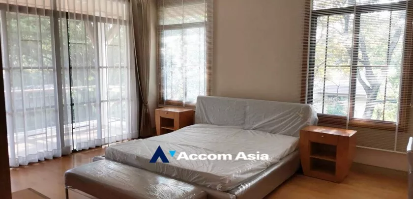 8  5 br House For Rent in Pattanakarn ,Bangkok  at Peaceful compound AA27213