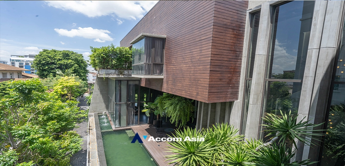  1  5 br House for rent and sale in Sukhumvit ,Bangkok BTS Ekkamai AA27219