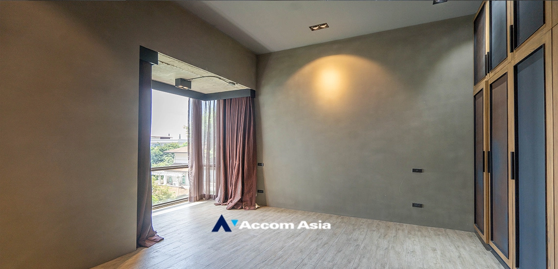 29  5 br House for rent and sale in Sukhumvit ,Bangkok BTS Ekkamai AA27219