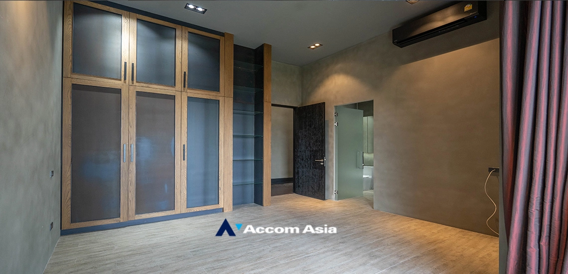 28  5 br House for rent and sale in Sukhumvit ,Bangkok BTS Ekkamai AA27219