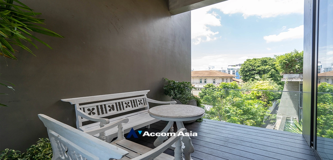 27  5 br House for rent and sale in Sukhumvit ,Bangkok BTS Ekkamai AA27219