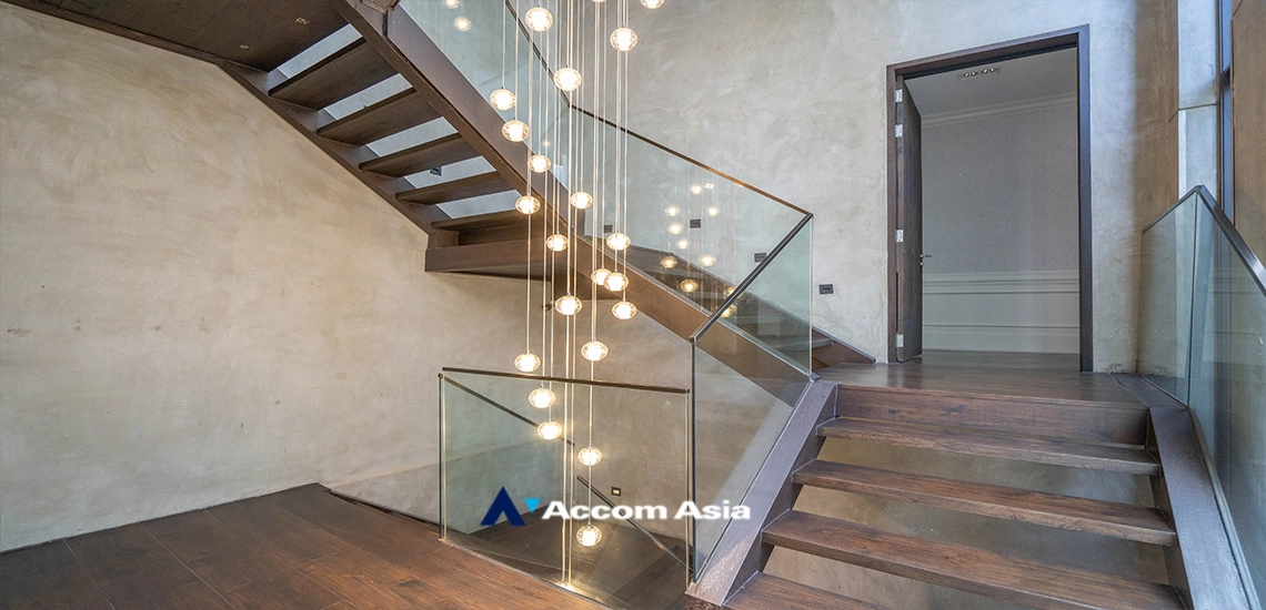 17  5 br House for rent and sale in Sukhumvit ,Bangkok BTS Ekkamai AA27219