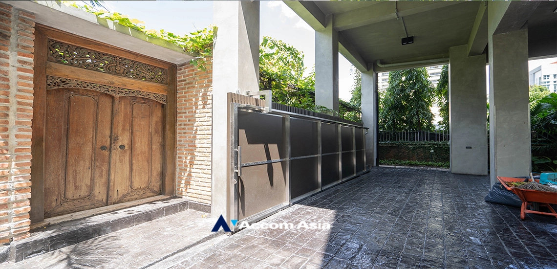 12  5 br House for rent and sale in Sukhumvit ,Bangkok BTS Ekkamai AA27219